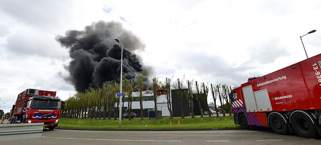 2017/83/20170422-13u59 GB 040 Zeer grote brand Westhavenweg ASD.jpg